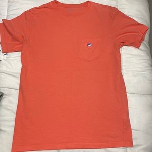 Small Southern Tide tee.